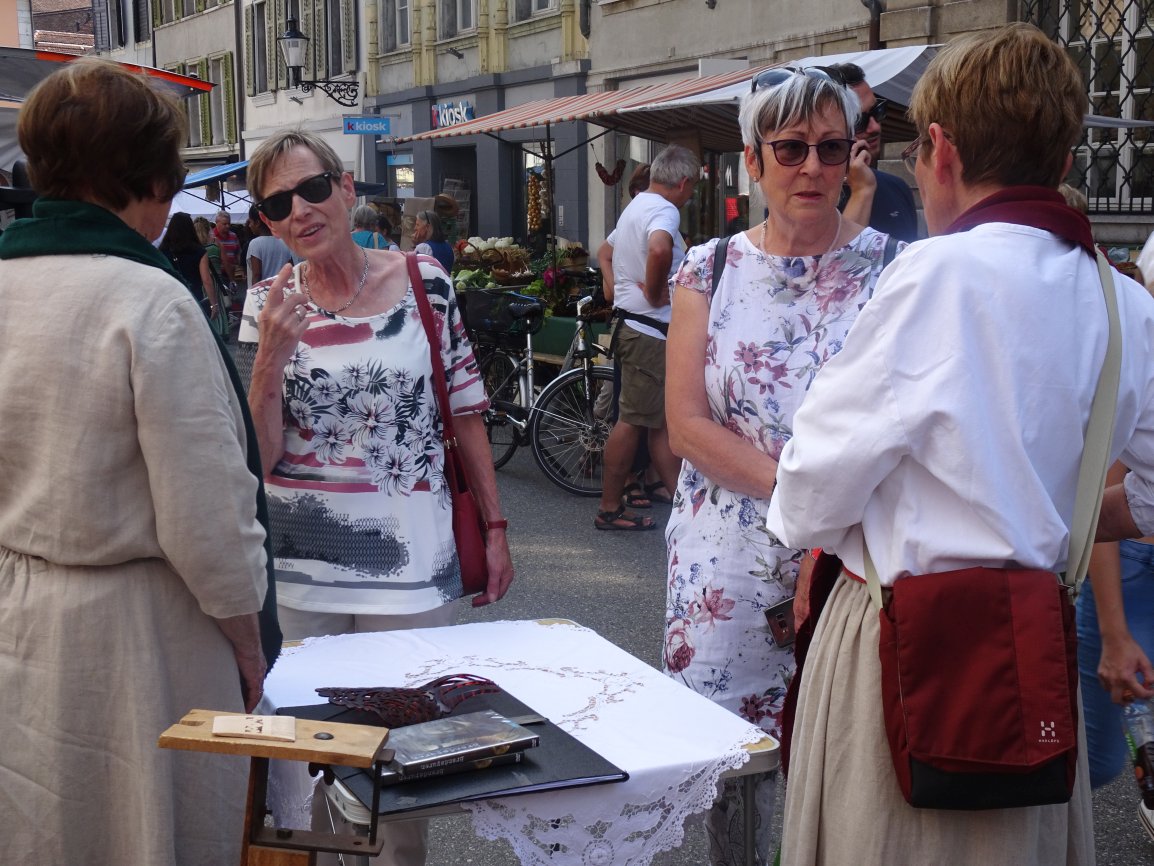 „Kauft Kämme, es kommen lausige Zeiten!“ haarundkamm.ch